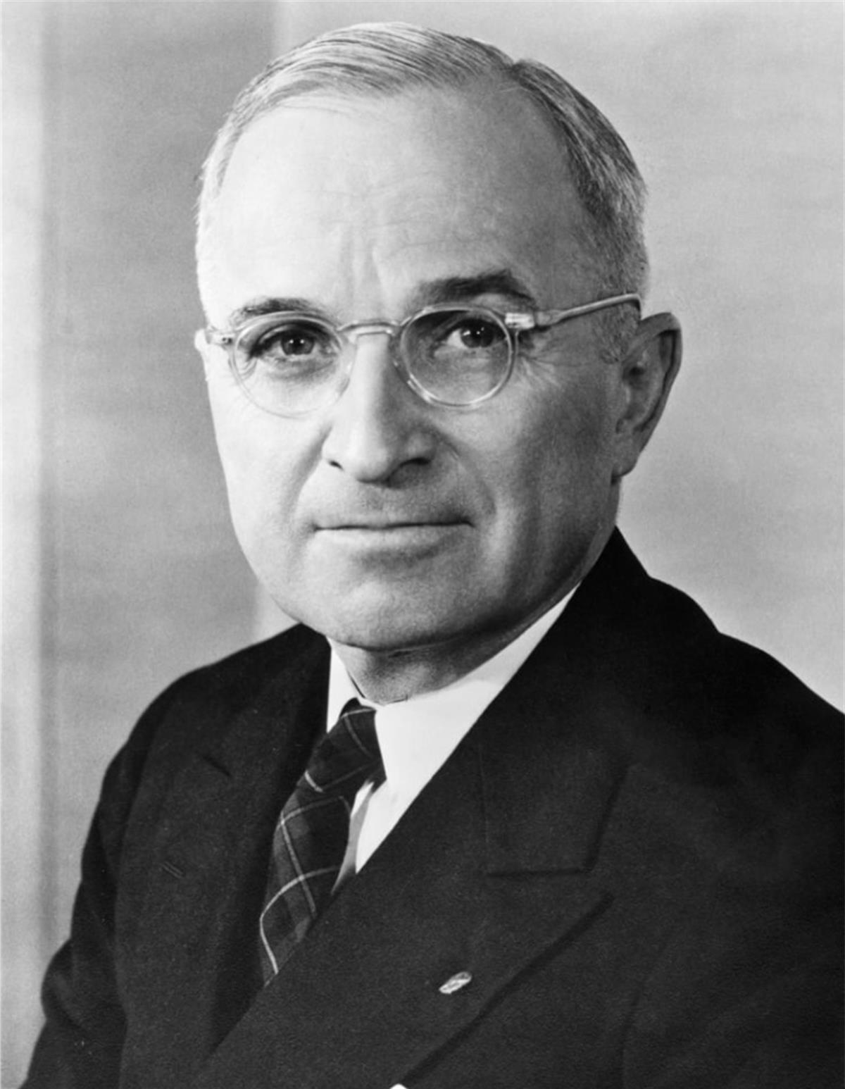 Resumo Biográfico: Harry S. Truman, 33º Presidente dos Estados Unidos da América