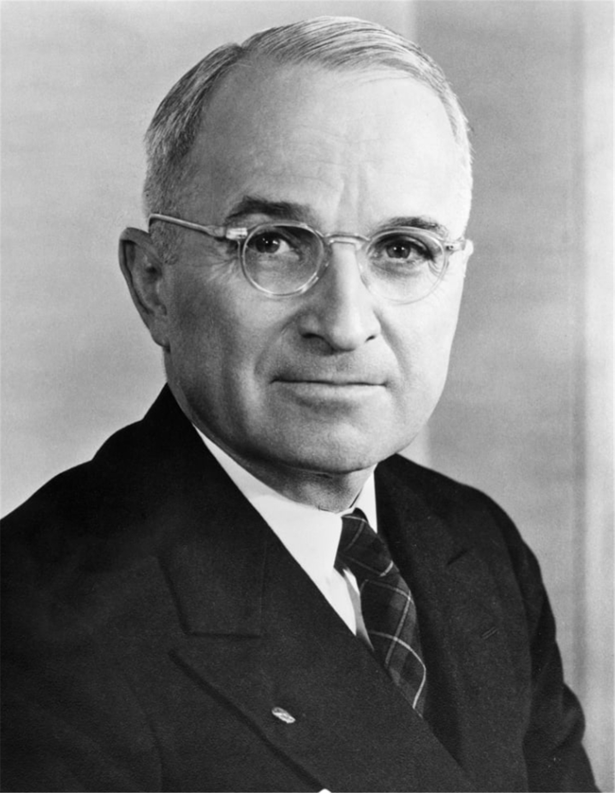 Resumo Biográfico: Harry S. Truman, 33º Presidente dos Estados Unidos da América