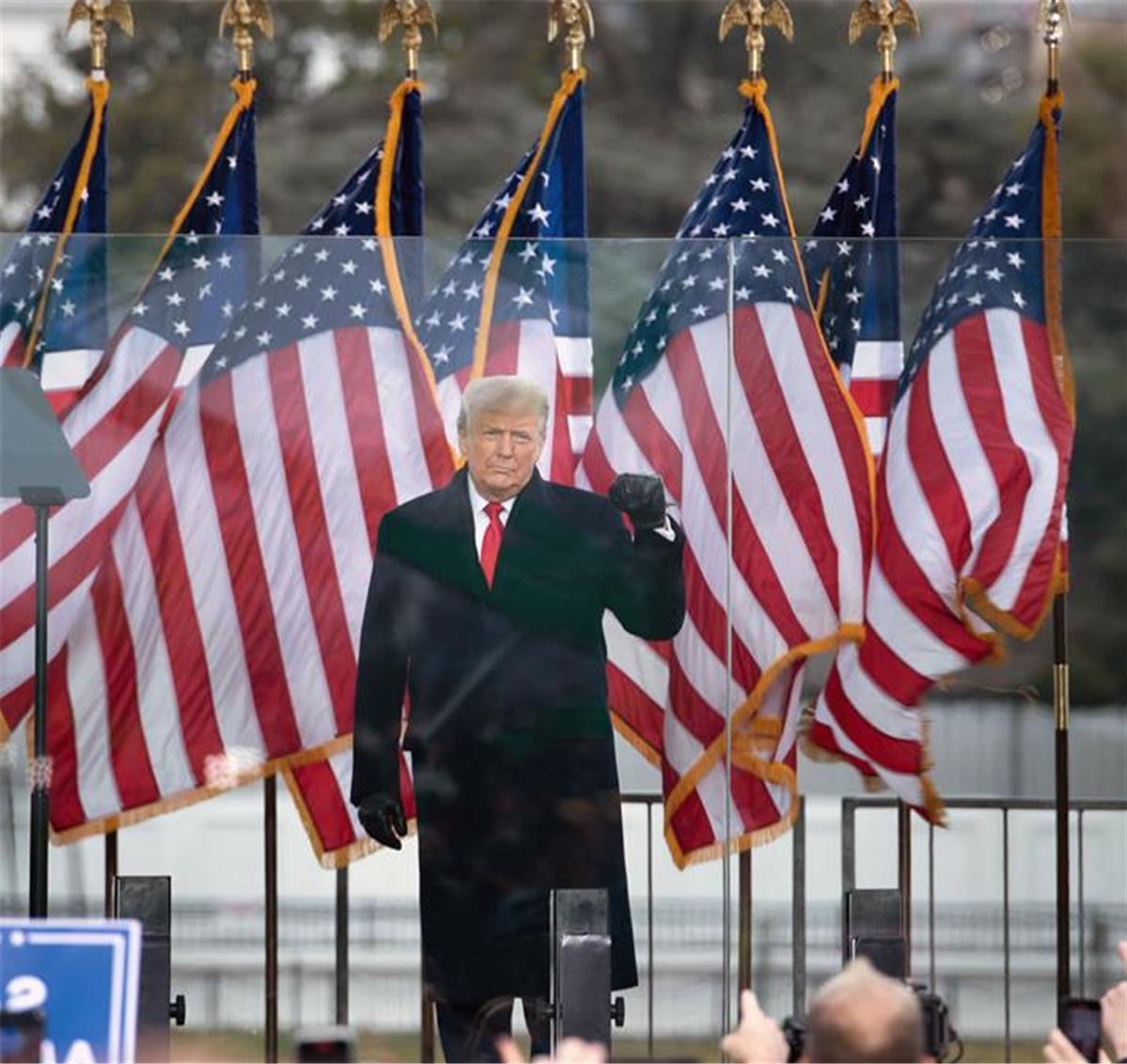 Trump é a favor da pena de morte para 'estupradores, assassinos e monstros'